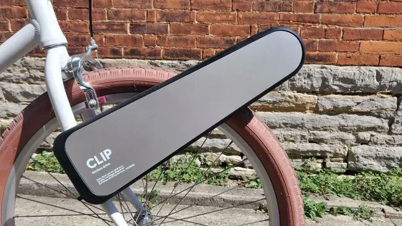 The 'CLIP' Bike Attachment Converts a Bicycle in Seconds